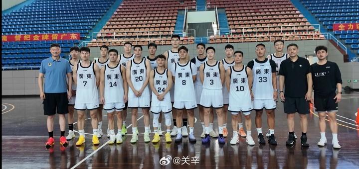 晒一下广东全运会男篮阵容：十个国字号队员！看着都吓人